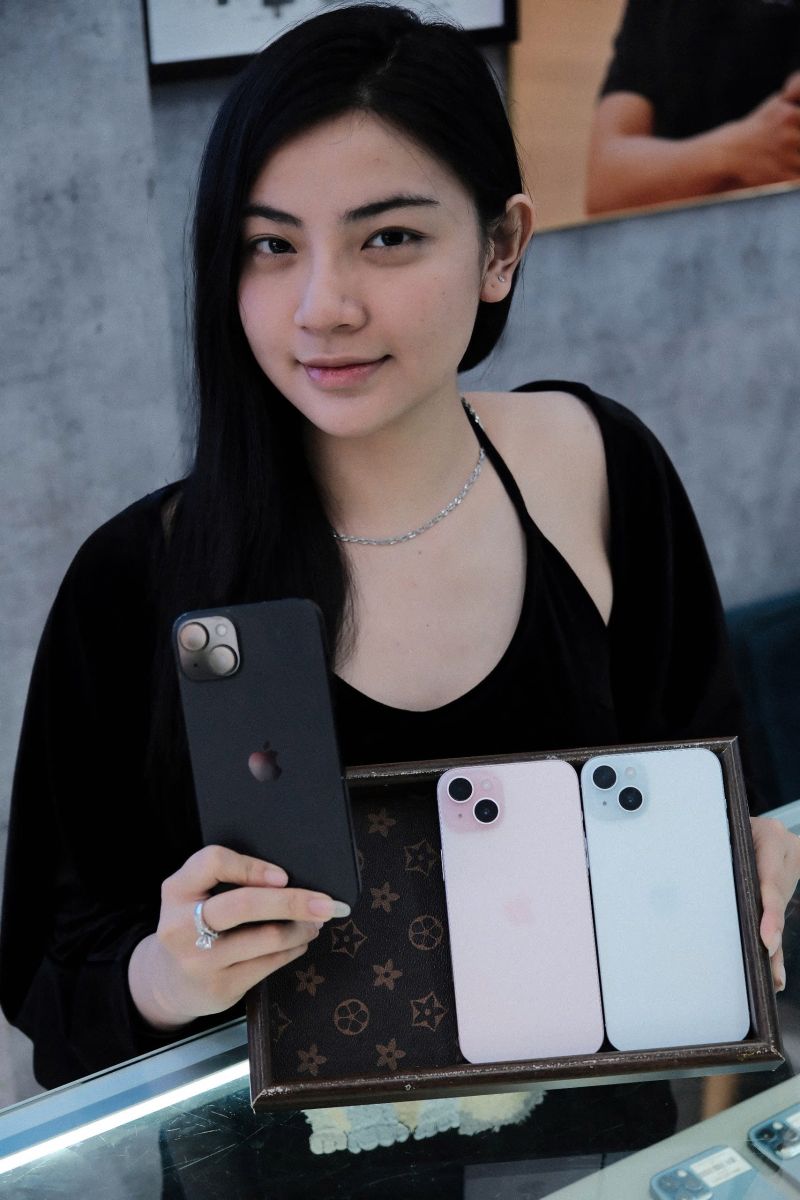 Bảng giá iPhone mới nhất dịp lễ 30.4