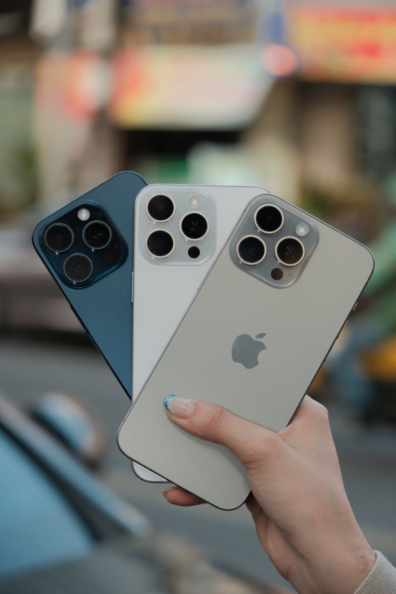 Bảng giá iPhone mới nhất dịp lễ 30.4