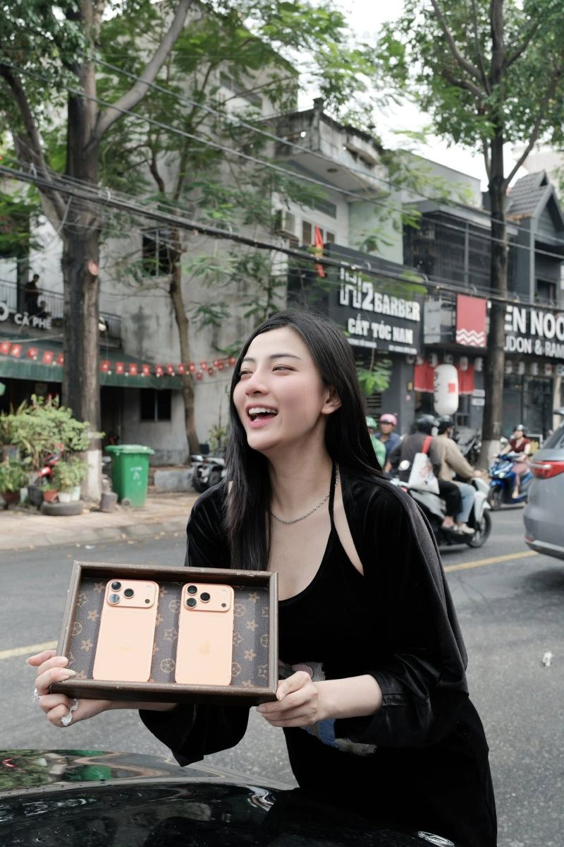 Top iPhone Tặng Bạn Gái Dịp 8/3 Được Yêu Thích Nhất 2026