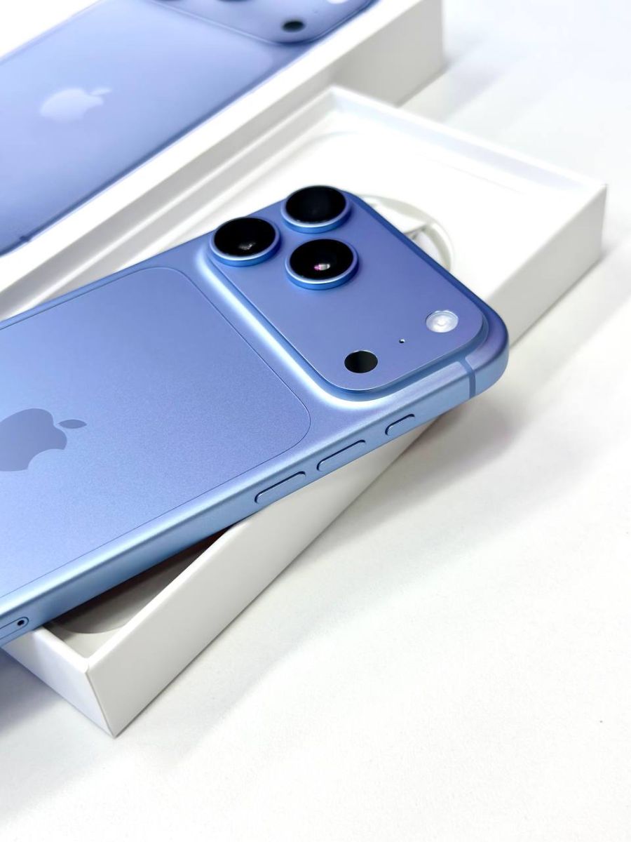 Nhận máy iPhone 18 Pro Max đầu tiên tại Táo US tại cửa hàng
